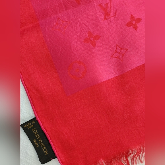 Auth Louis Vuitton Pink Silk Scarf - Picture 4 of 8